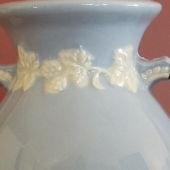 Vintage Victorian Style Ceramic Vase Made In Japan, In White And Blue, 1950s - Picture 8 of 14